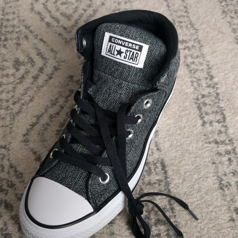 NWT Converse Chuck Taylor Mid Tops